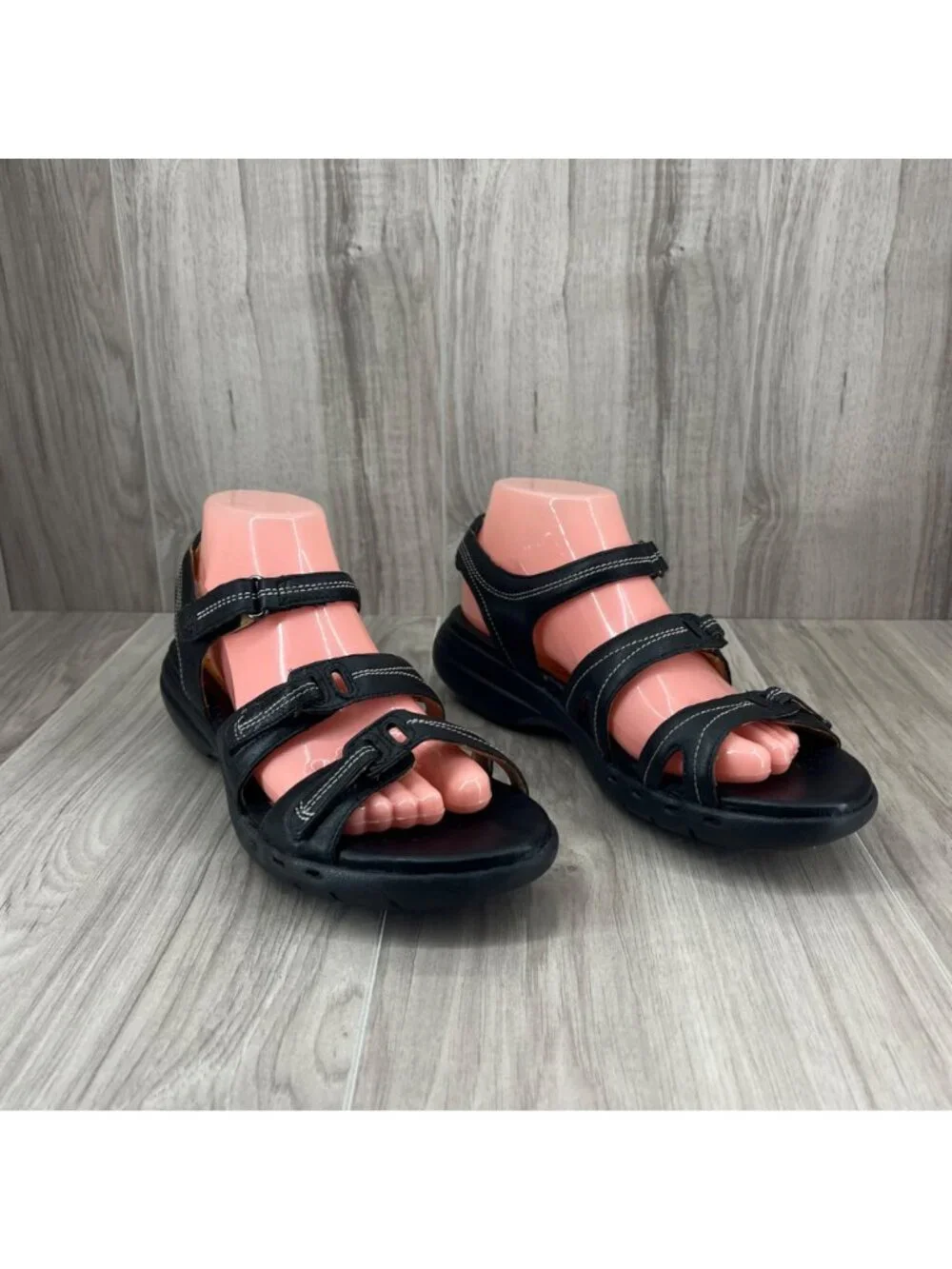 Clarks Sandals Womens 8.5M Black Leather Hook and Loop Strap Shoes